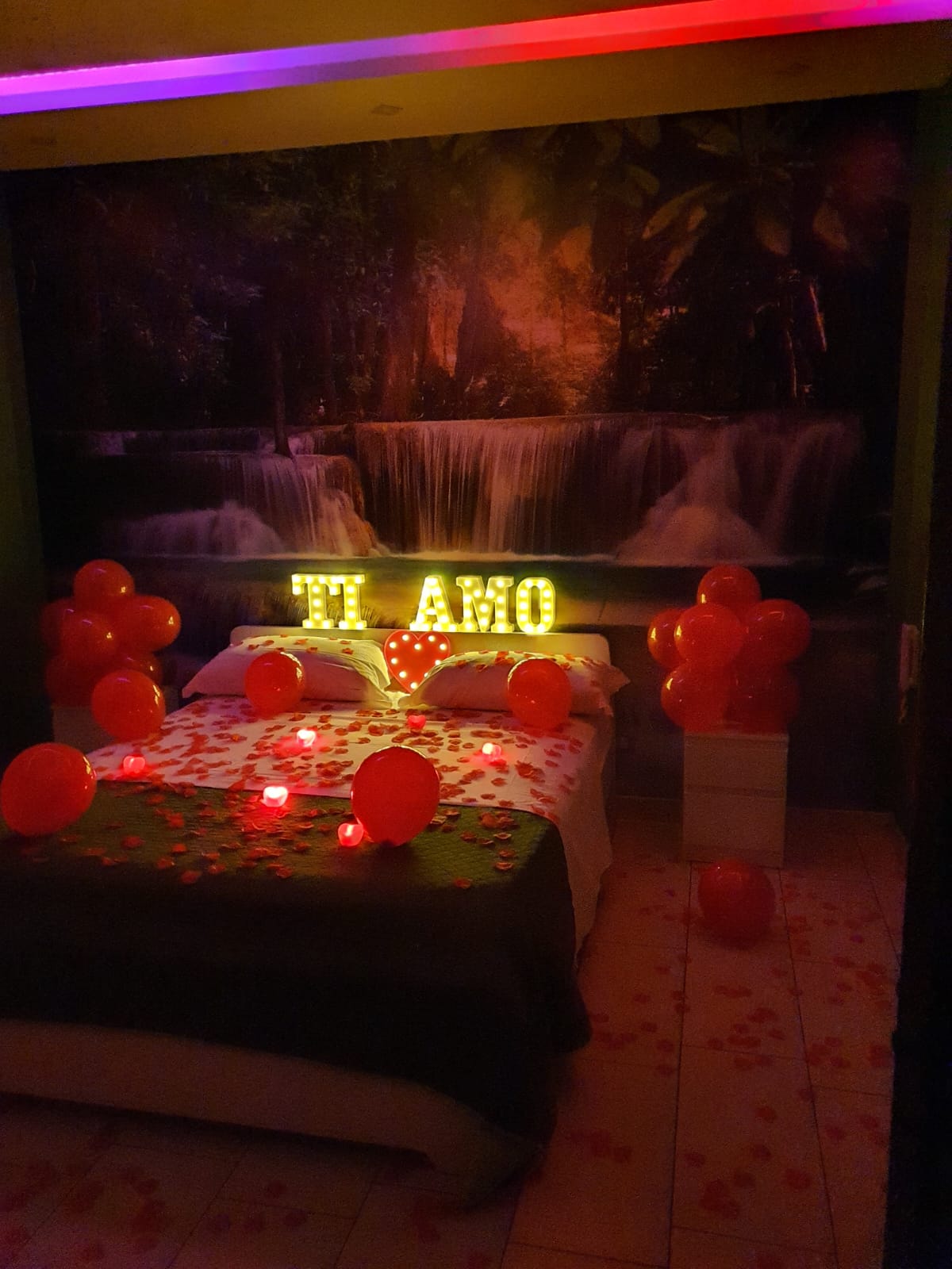 hotel proibitito decorated rooms (10)