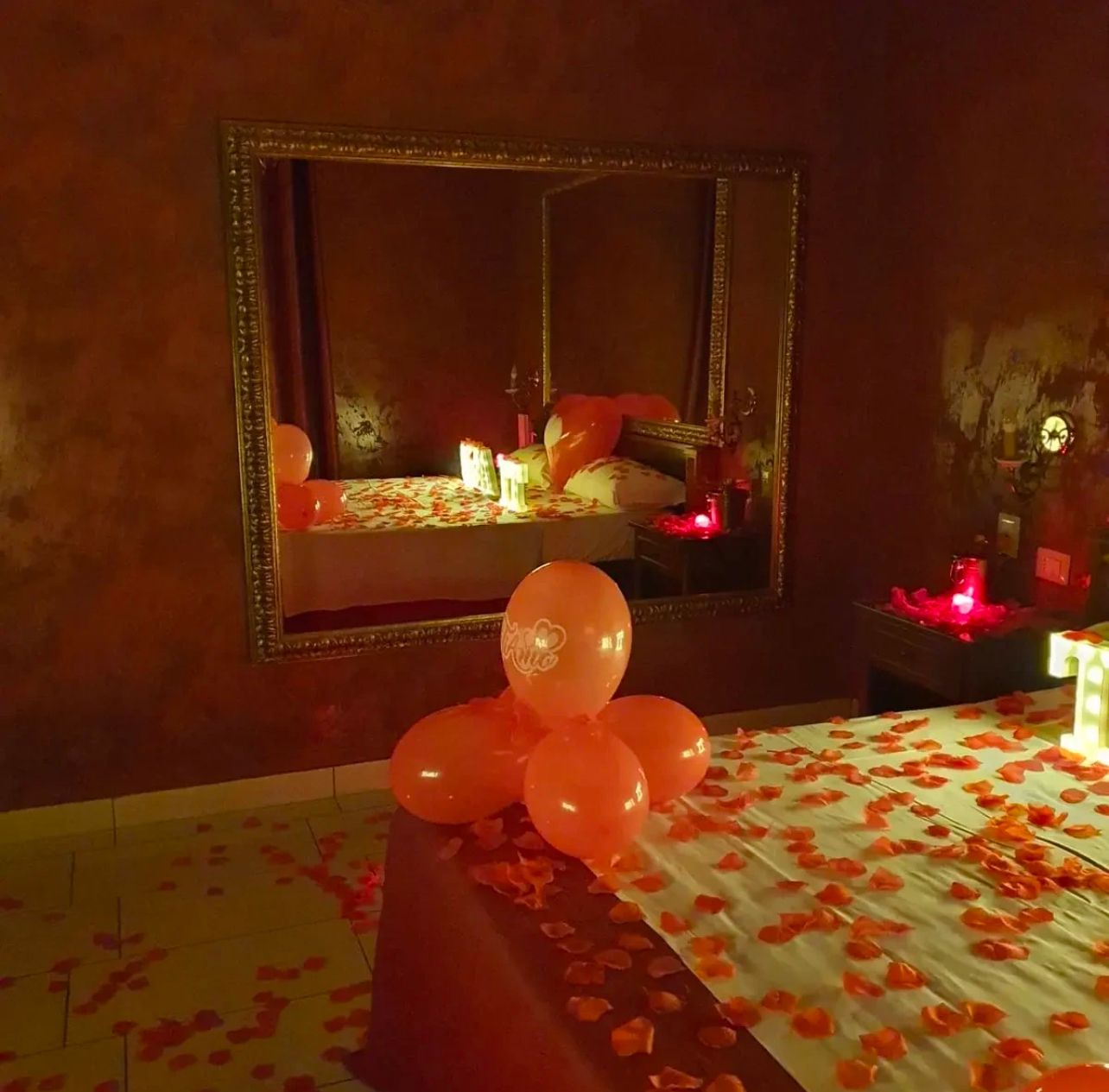 hotel proibitito decorated rooms (14)