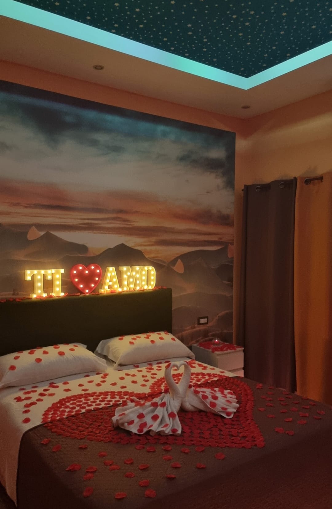 hotel proibitito decorated rooms (7)